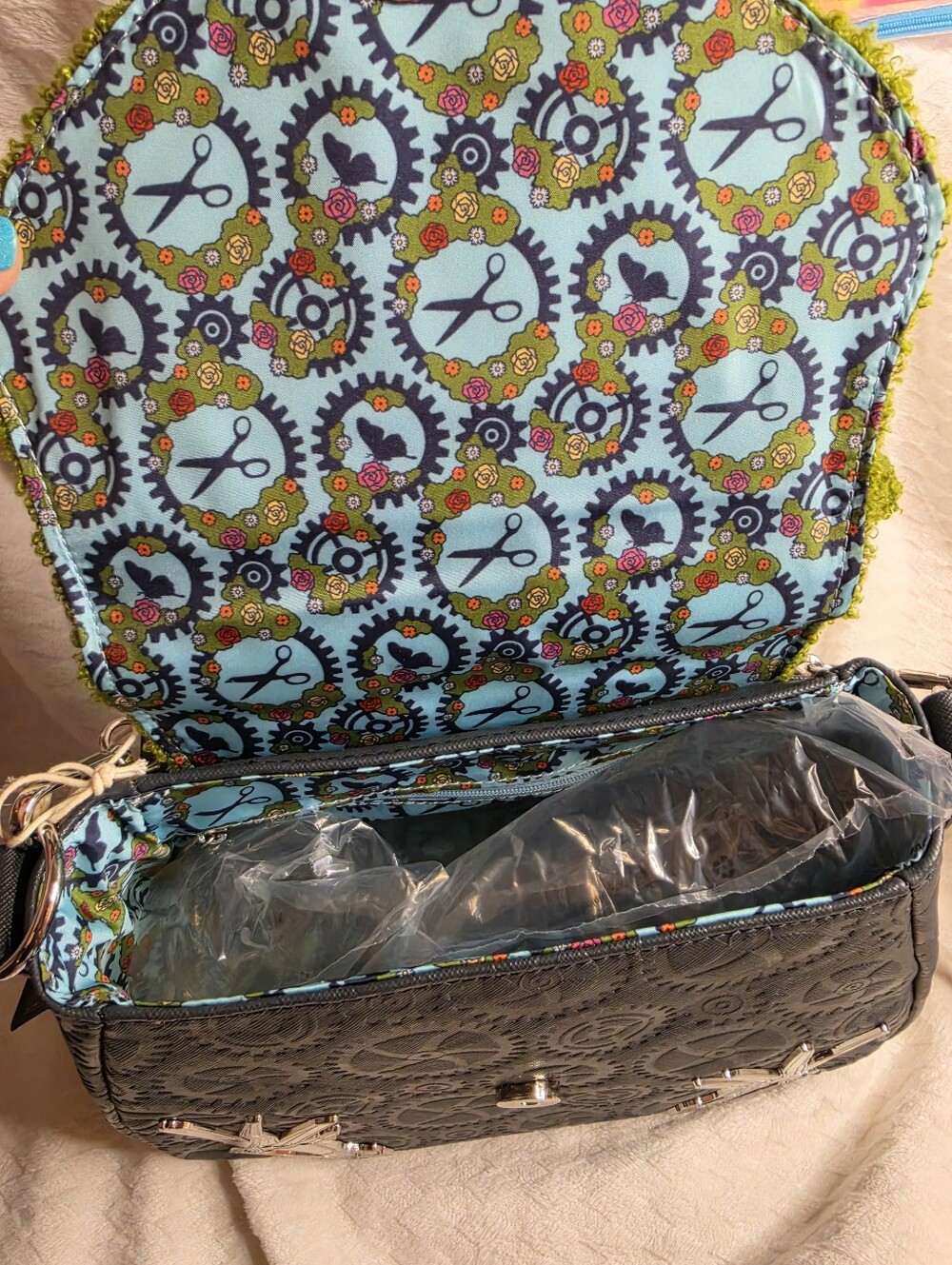 EDWARD SCISSORHANDS CROSSBODY SHERPA Loungefly NWT - Picture 12 of 12
